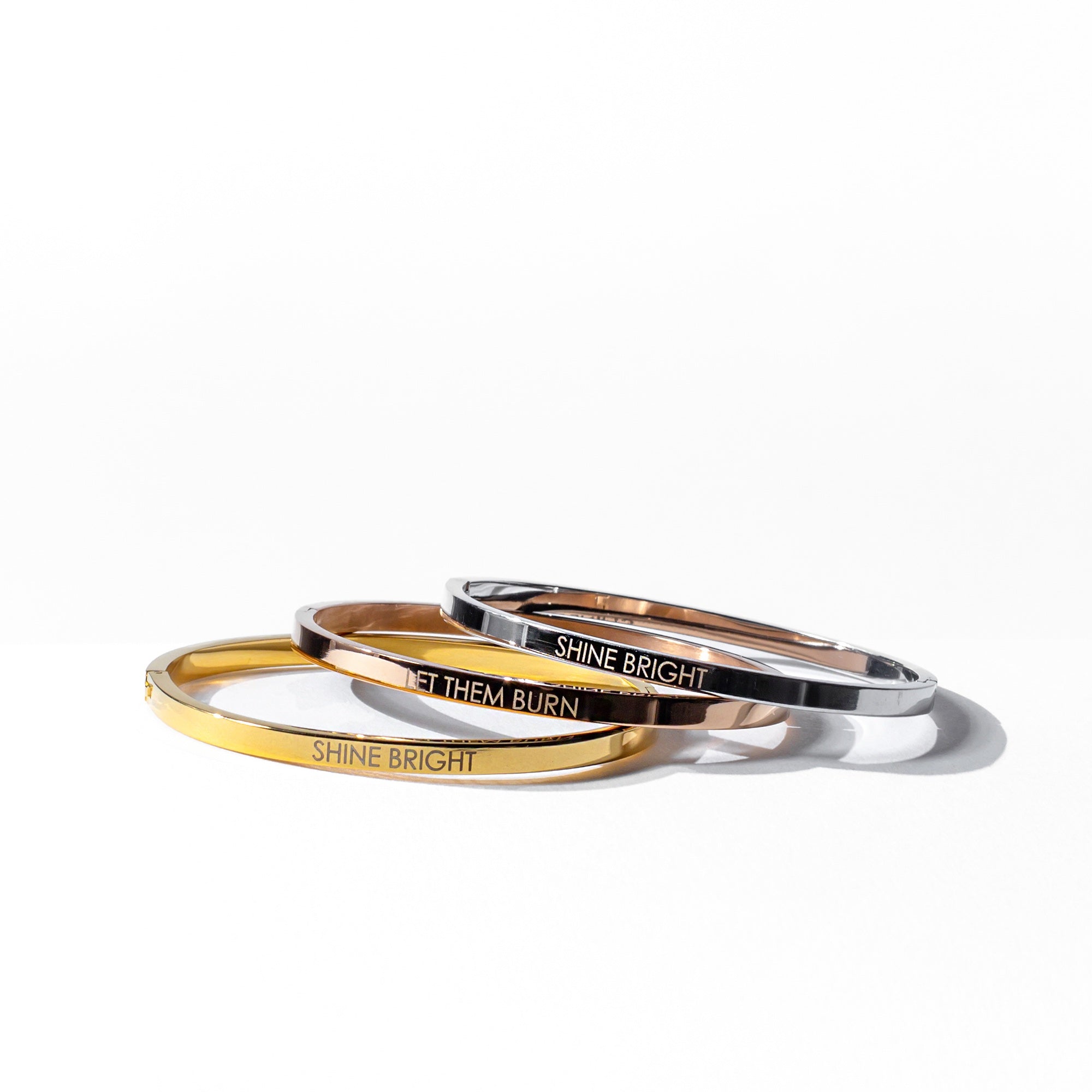 BRANSOLETKA ŚWIECI JASNO, POZWÓL IM PŁONĄĆ