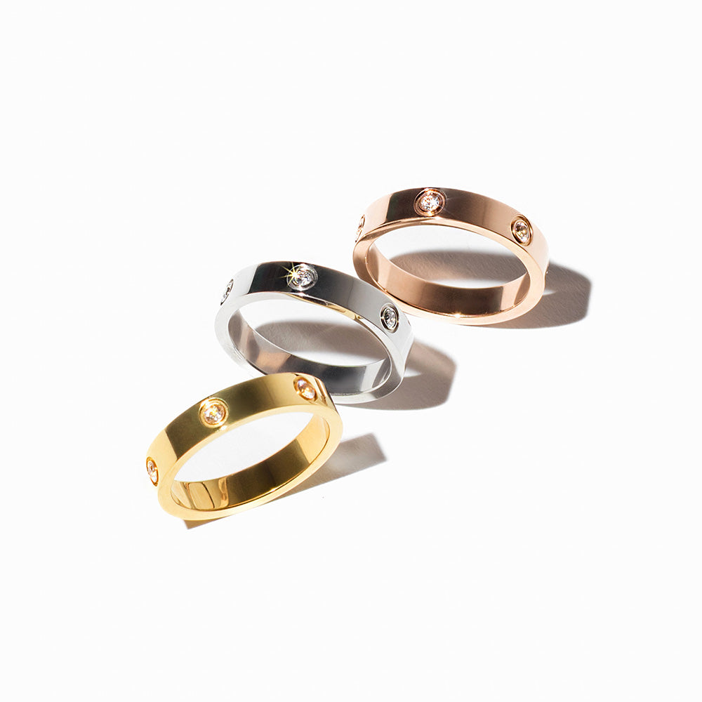 BŁYSKOTLIWY PIERŚCIEŃ